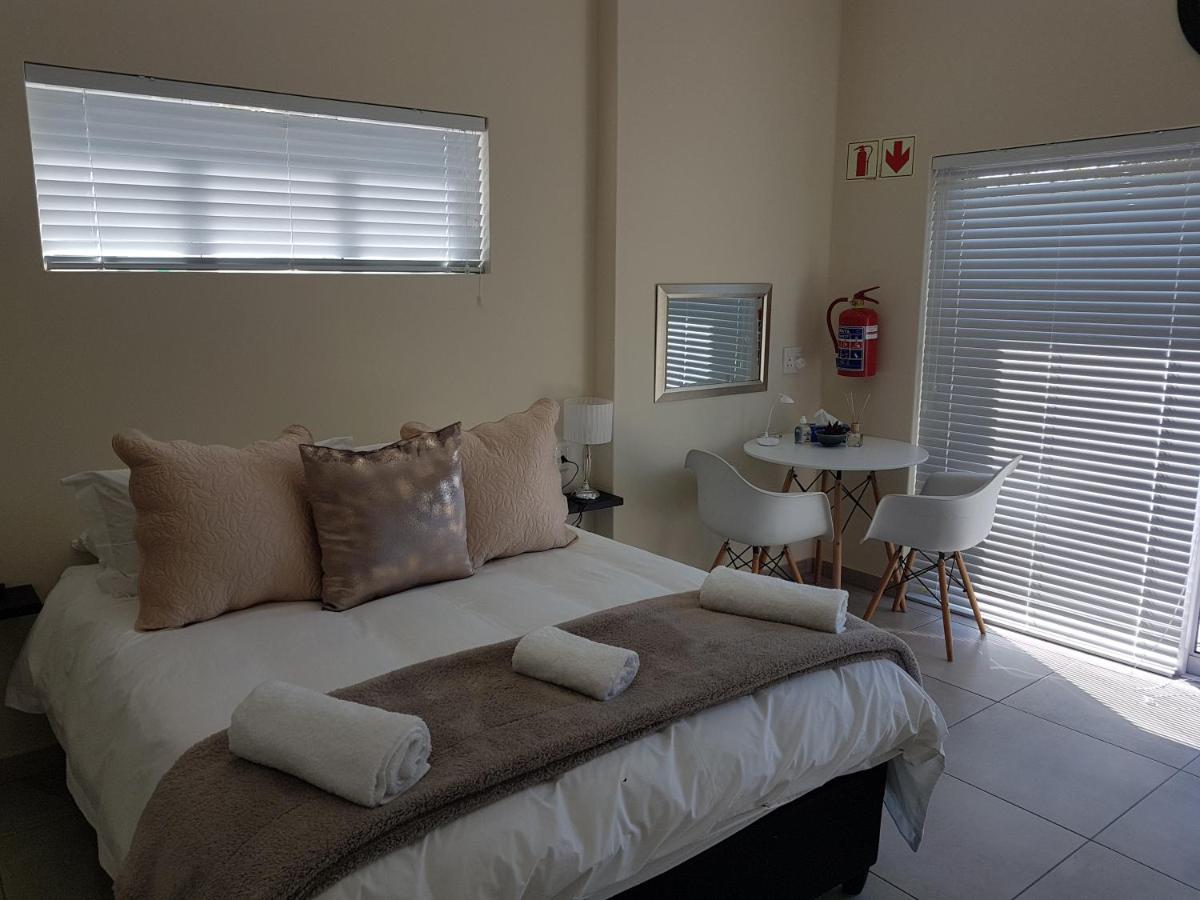 Guest house Sharon's House: Modern Self-catering 2*