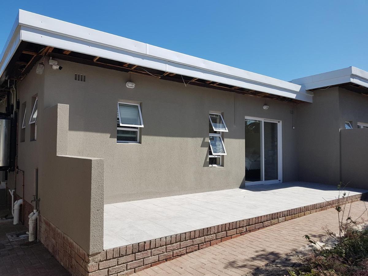 Guest house Sharon's House: Modern Self-catering 2*
