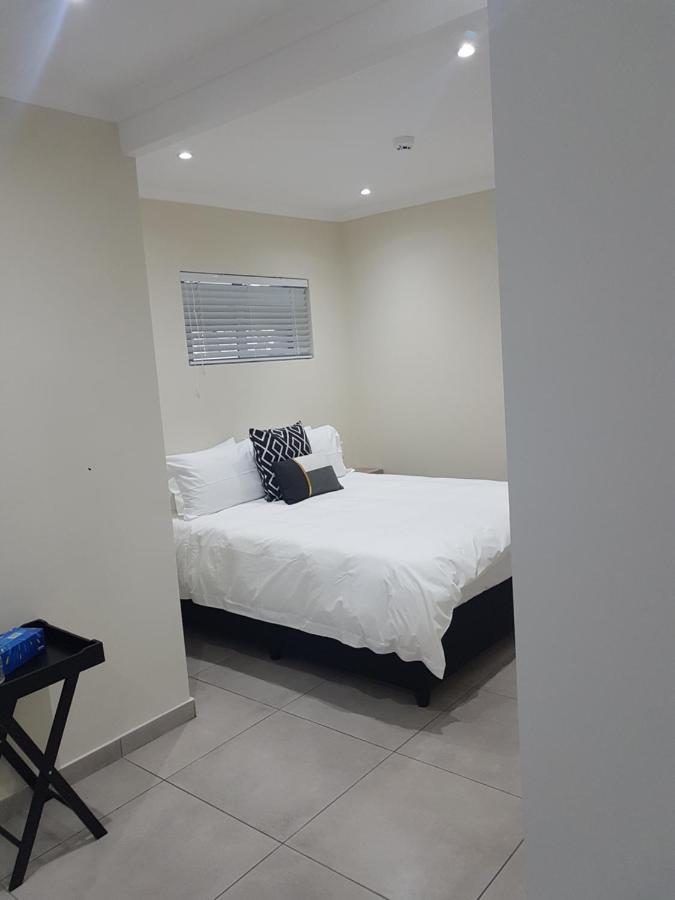 Sharon's House: Modern Self-catering Guest house Cape Town